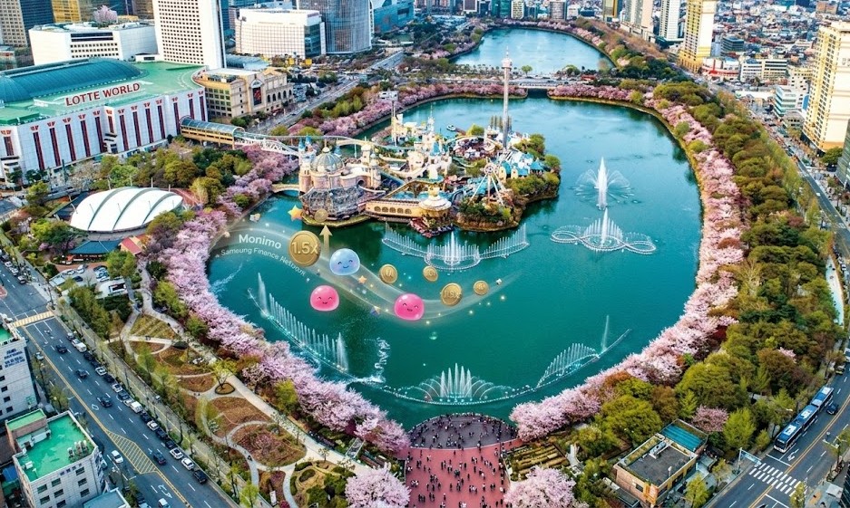 딥 블루 그라데이션 배경에 삼성 모니모(Monimo) 앱 화면이 표시된 스마트폰과 1.5x 금화, 상승 화살표가 떠 있는 심플하고 고급스러운 이미지. 블로그 포스팅 "[2026] 삼성 모니모 젤리 현금화 한 달 후기: 삼성카드 삼성증권 연동으로 수익 1.5배 높인 비결"의 썸네일로 사용됩니다.